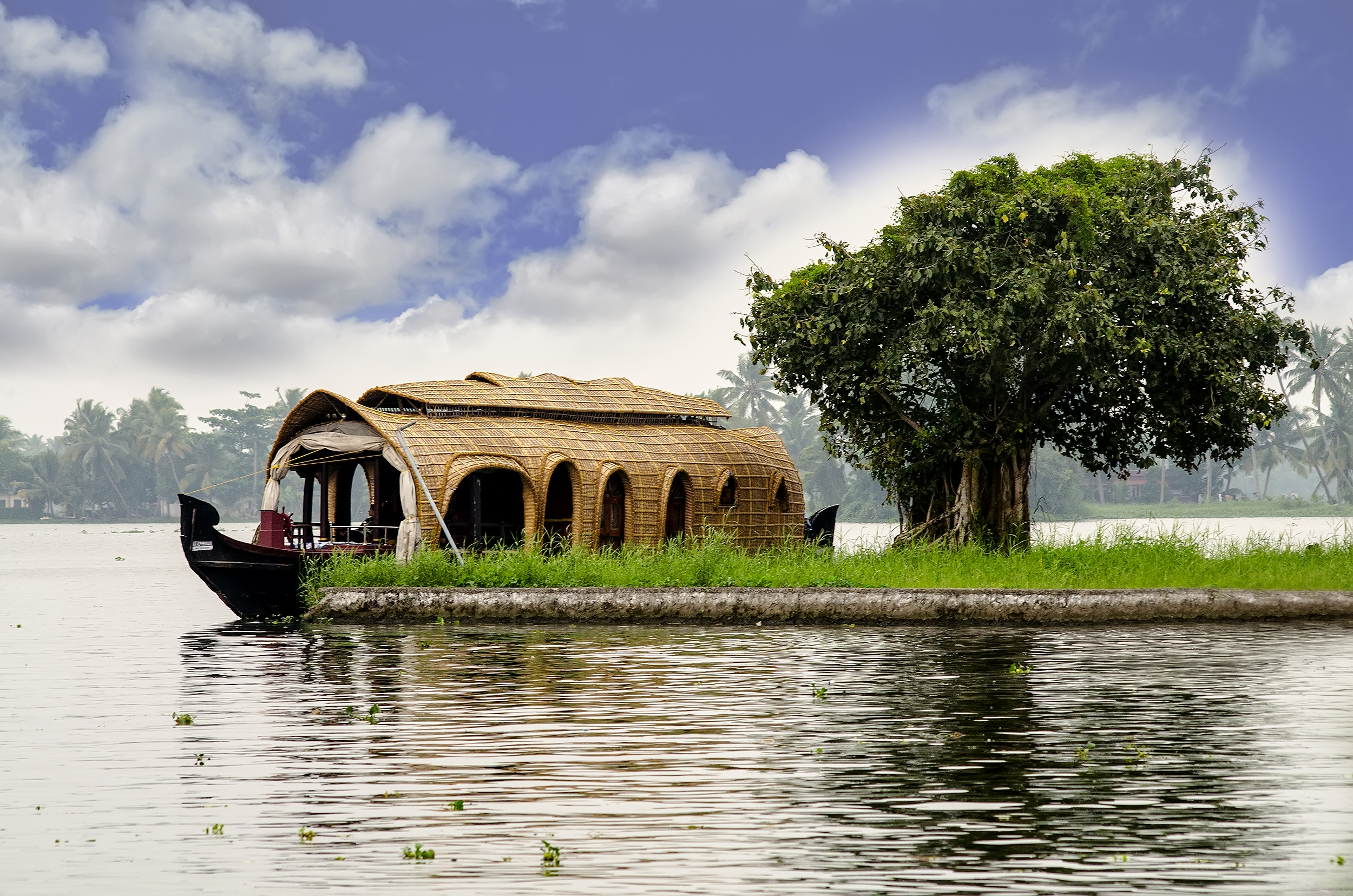  - Munnar 02 Night, Thekkady 01 Night, Kovalam 03 Night, Alleppey 1Night