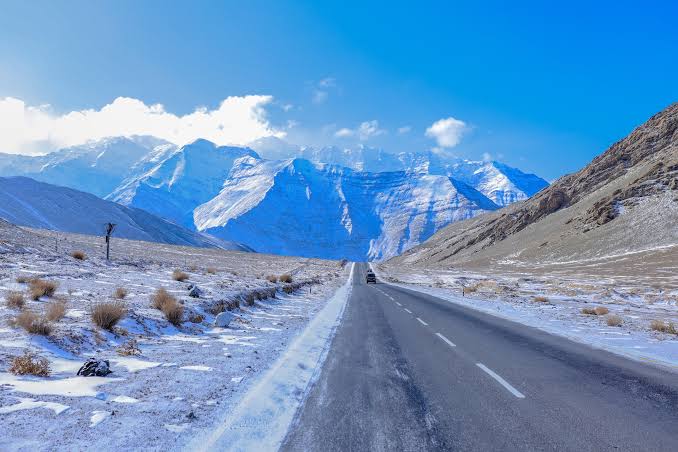  - 1Night Manali, 1Night Jispa, 3Night Leh, 1Night Nubra, 1Night Hunder, 1Night Pangog